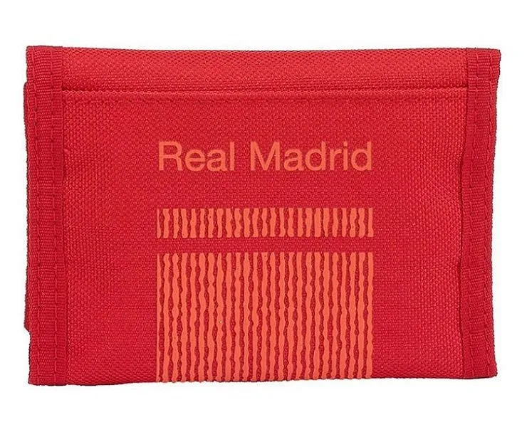 Billetero Real Madrid de color coral tercera equipación