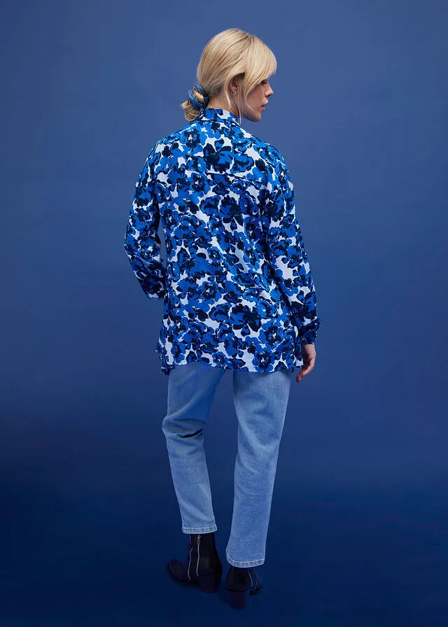 Camisa azur con flores