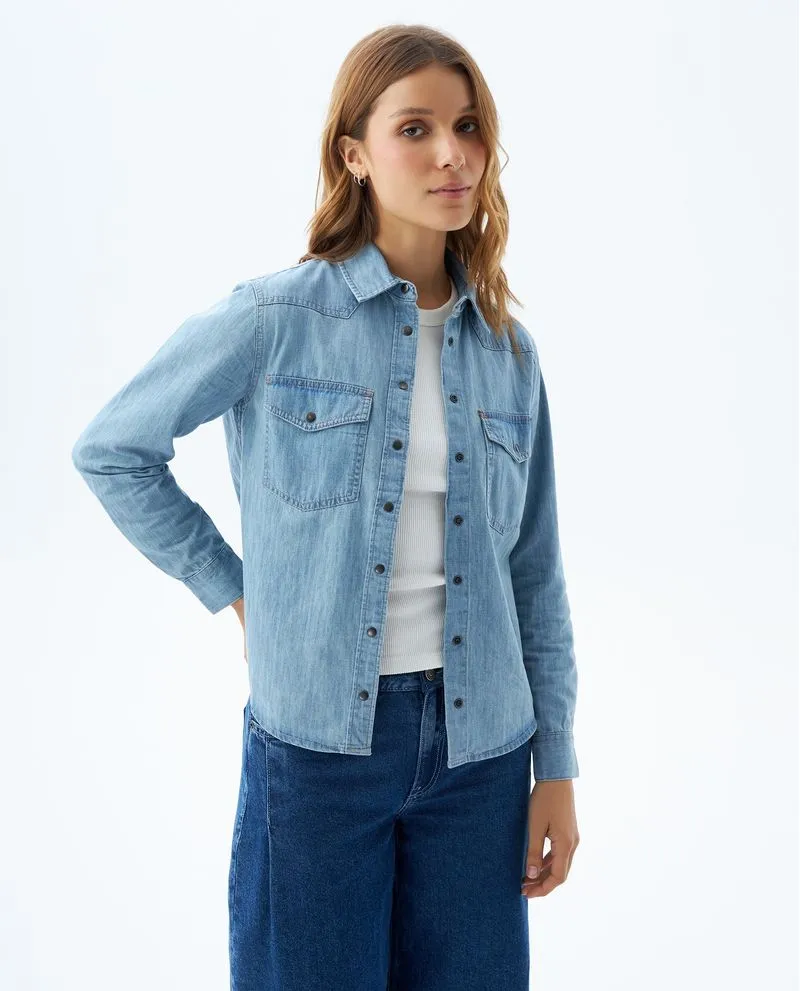 Camisa con bolsillos para mujer