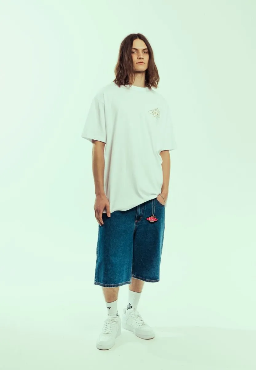 CAMISETA GRIMEY BURN IN FLAMES THE ANVIL - WHITE | SS24