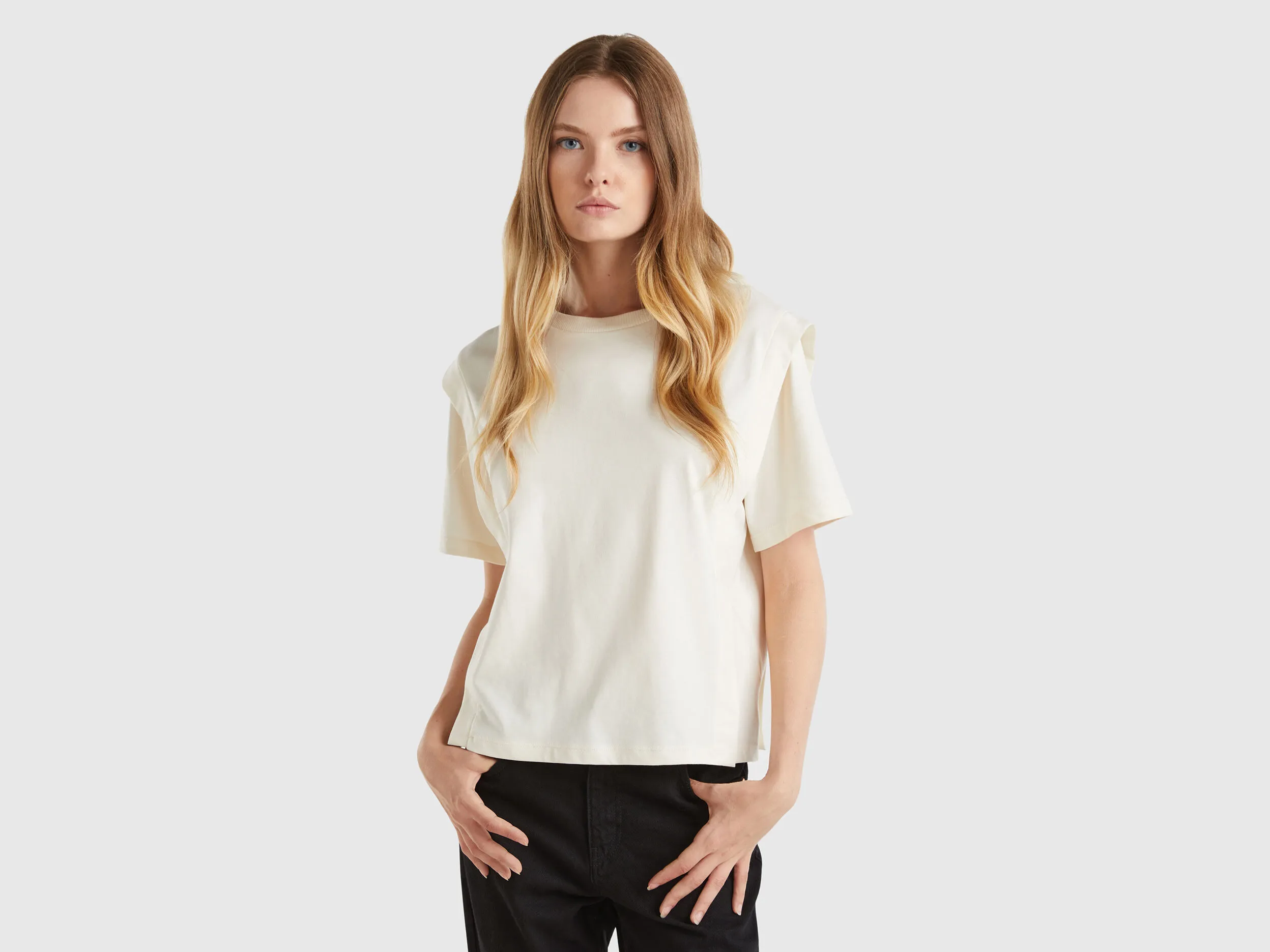Camiseta regular fit con pliegues
