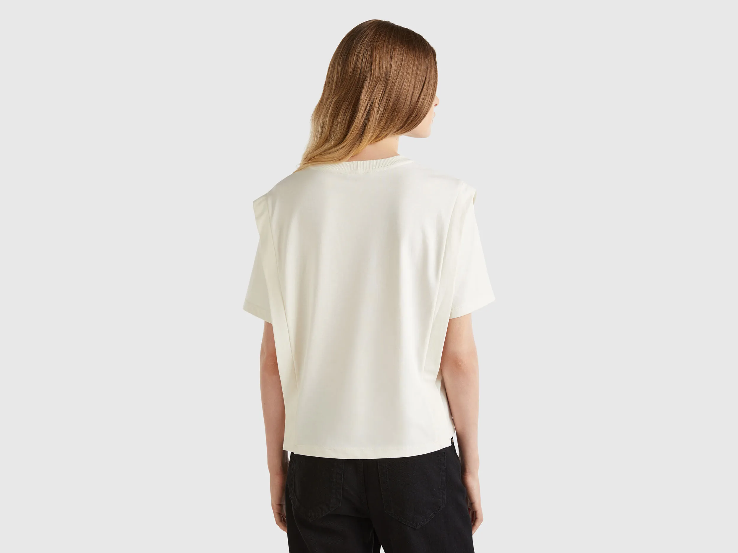 Camiseta regular fit con pliegues