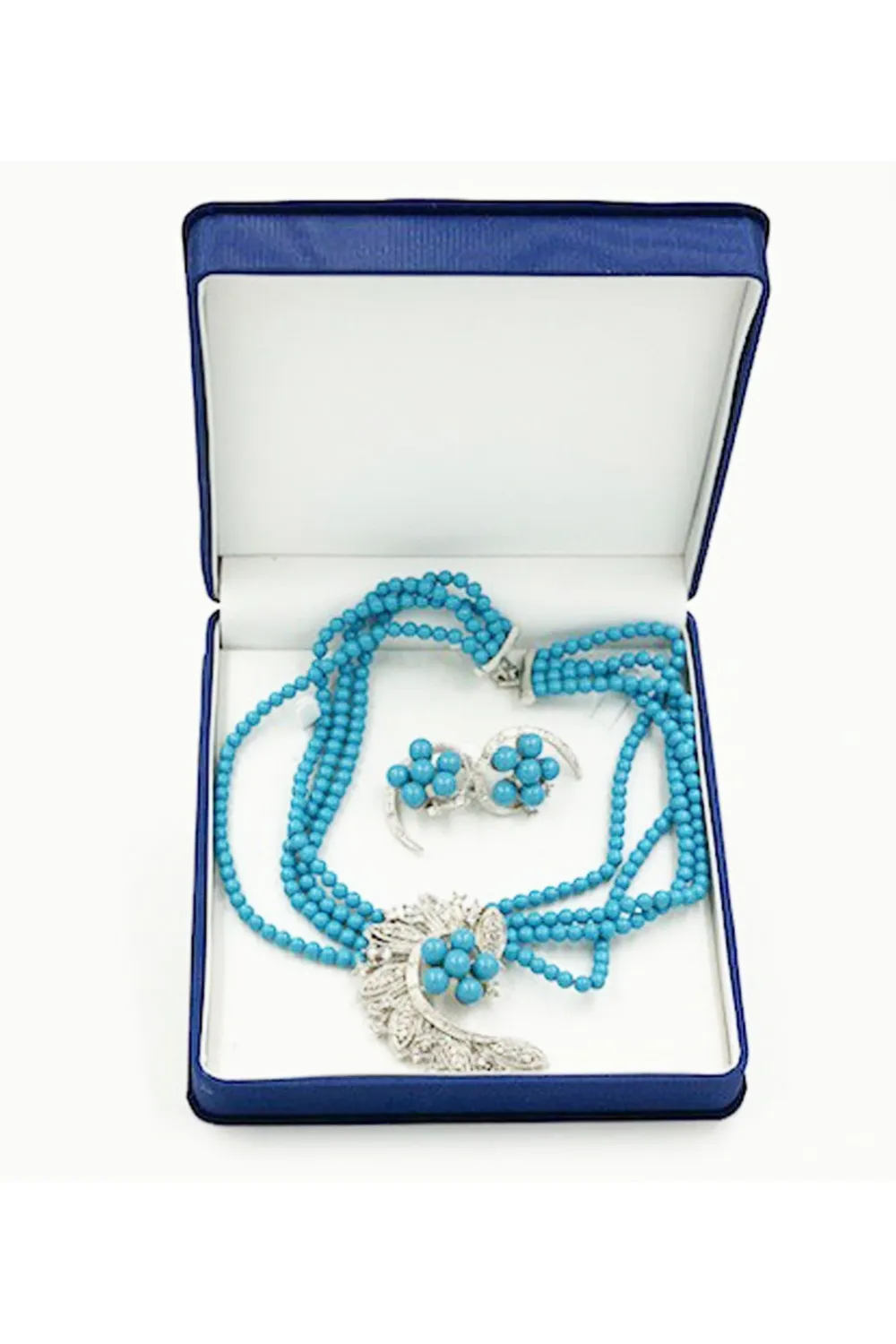 Collar de perlas con pedrería