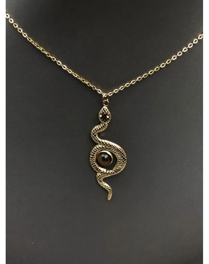 COLLARES DORADOS CON SERPIENTE Y DETALLE PIEDRA OJO DE TIGRE