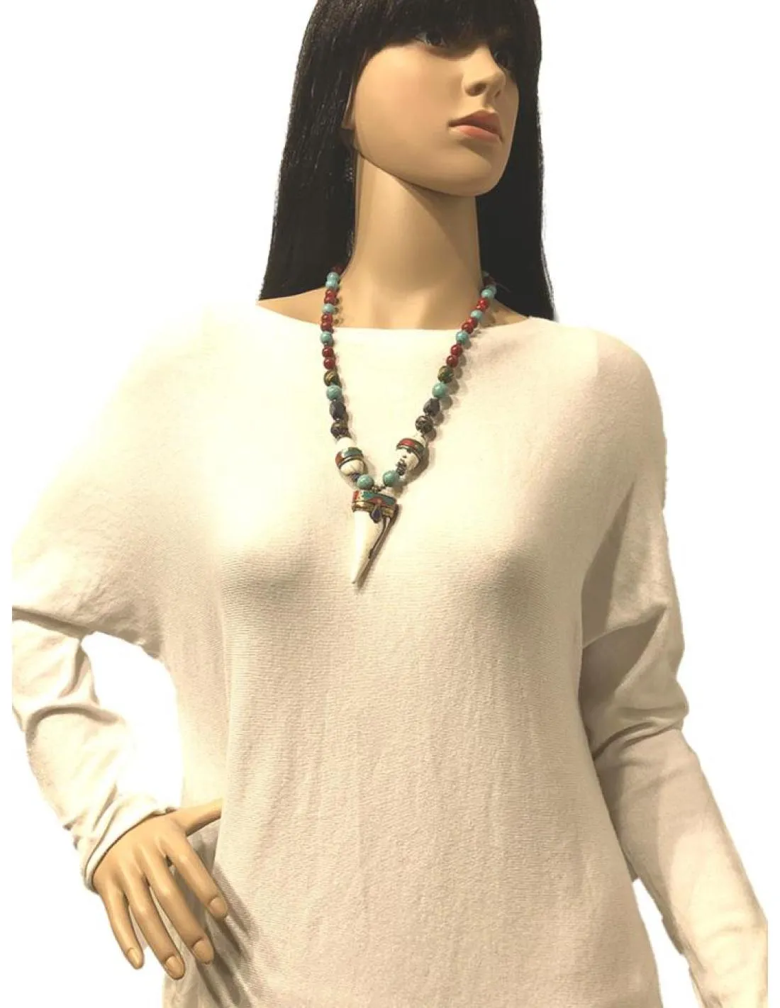 COLLARES TIBETANOS CON COLMILLO AMULETO ANTIGUO CON PIEDRAS