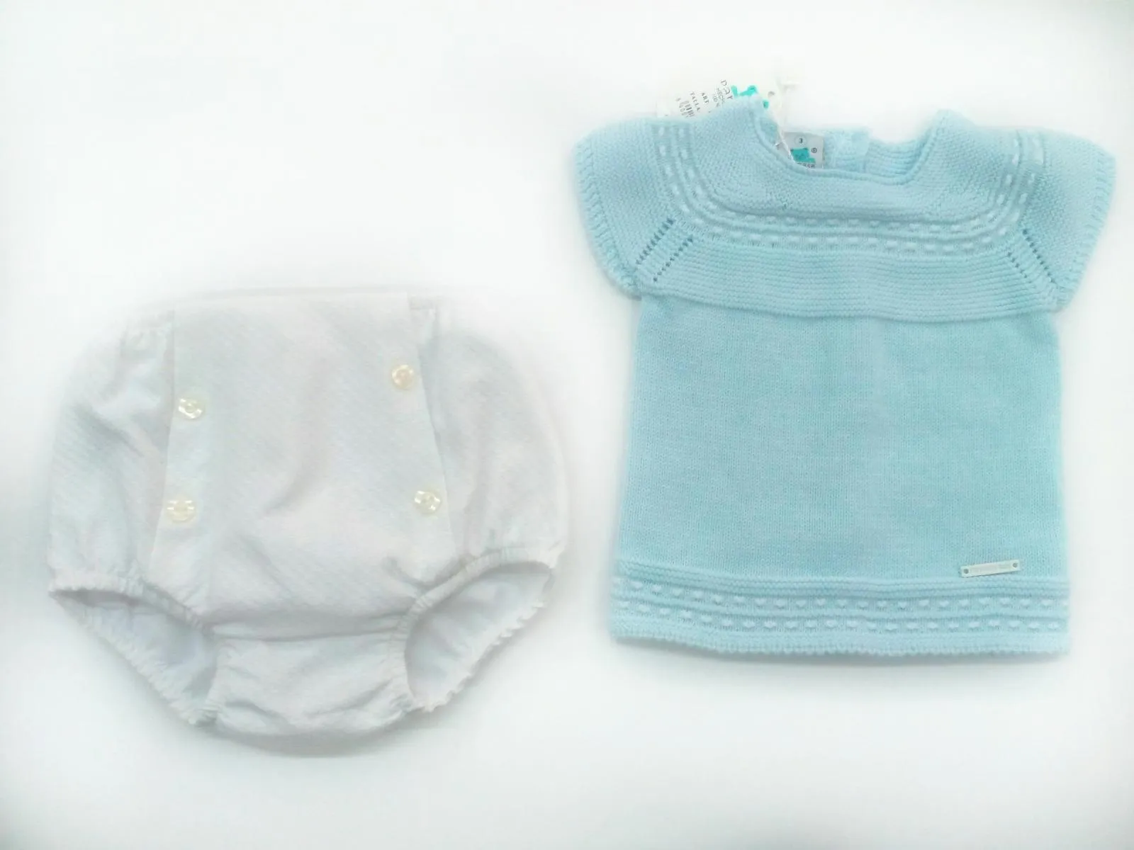Conjunto de bebé con braga de piqué de Pangasa. 