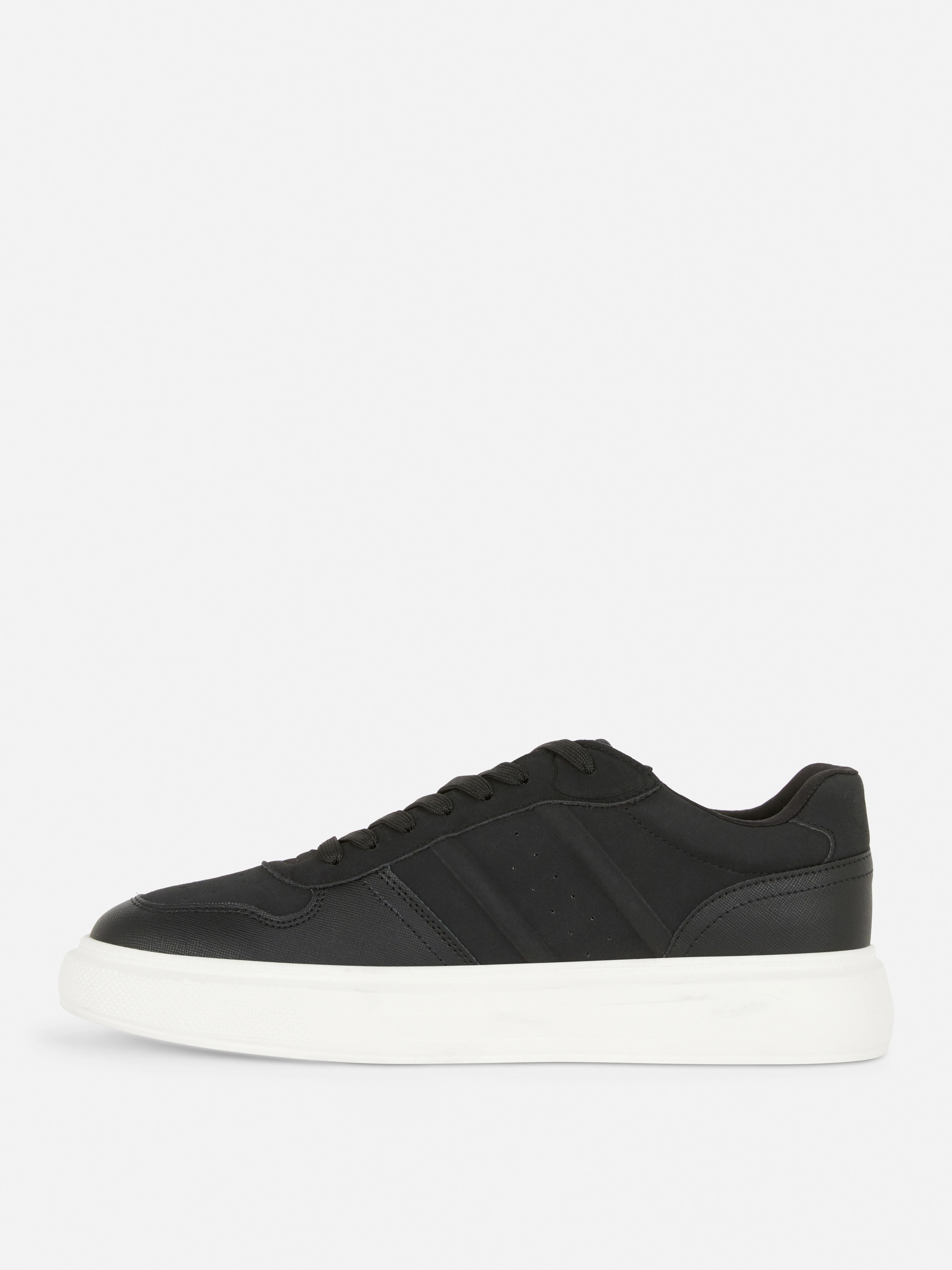 Deportivas de caña baja con cordones de Kem