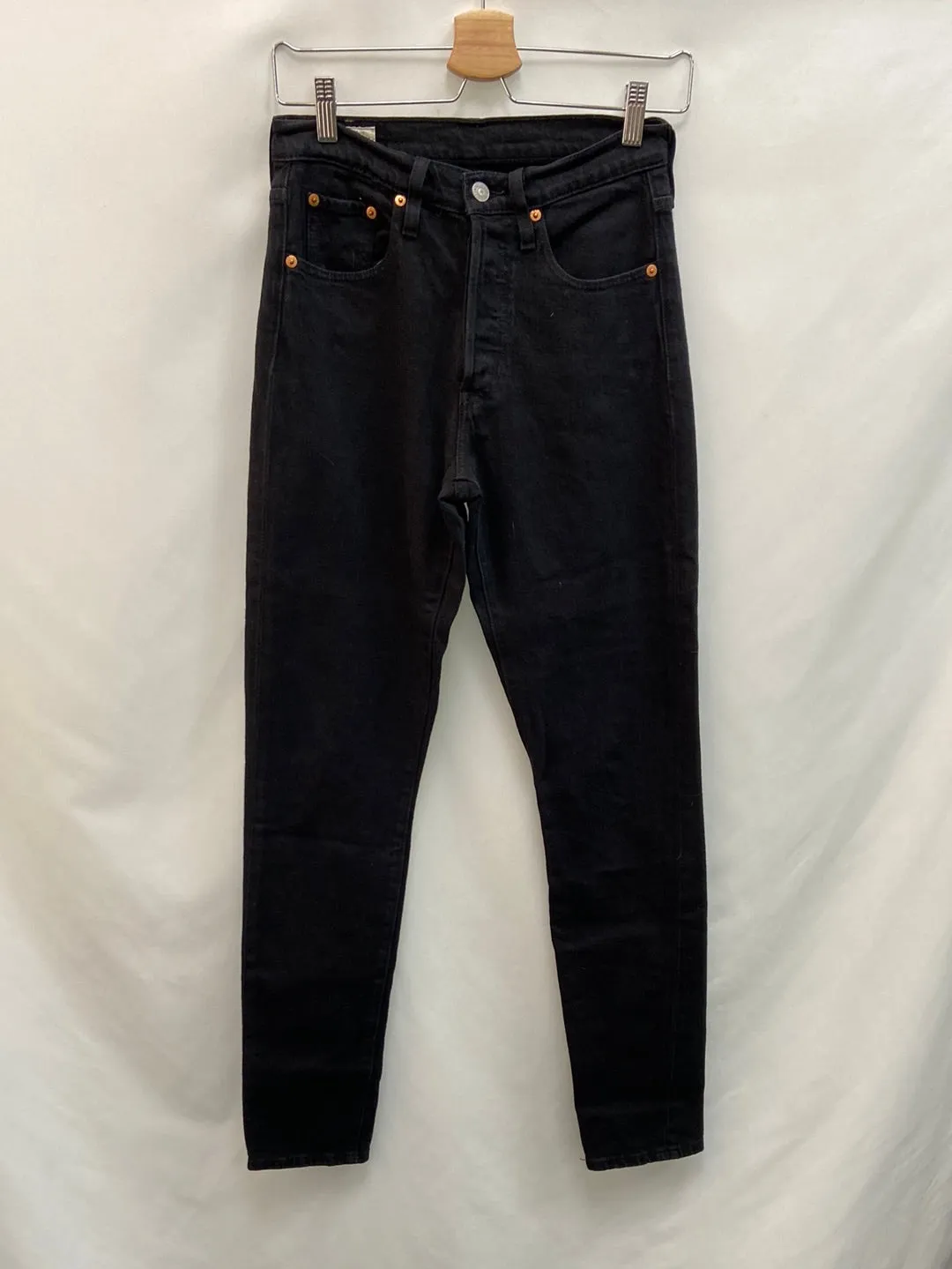 LEVIS. Pantalón negro básico T.34/36