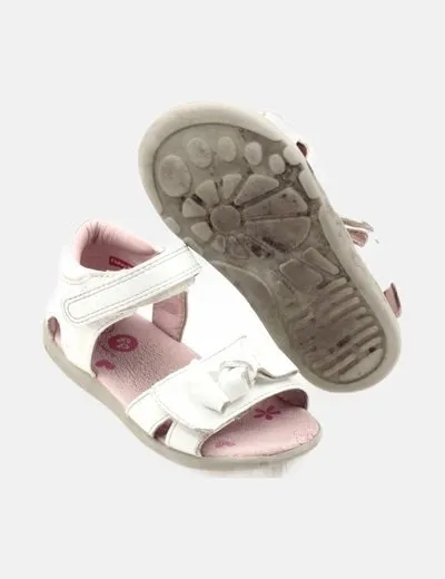 NoName Sandalia blanca detalle lazo