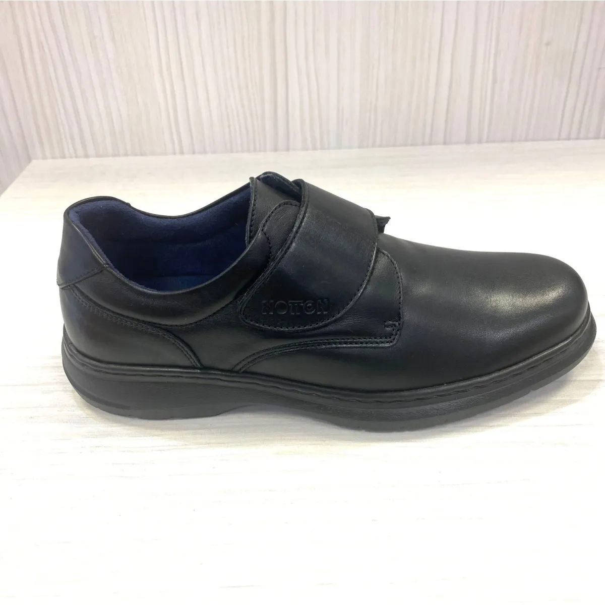 Notton zapato velcro ancho especial hombre en negro N0103