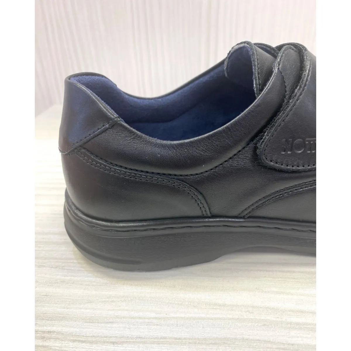 Notton zapato velcro ancho especial hombre en negro N0103