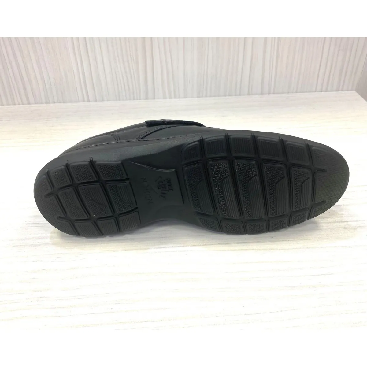Notton zapato velcro ancho especial hombre en negro N0103