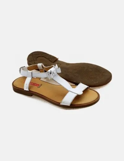 Pablosky Sandalia blanca detalle lazo