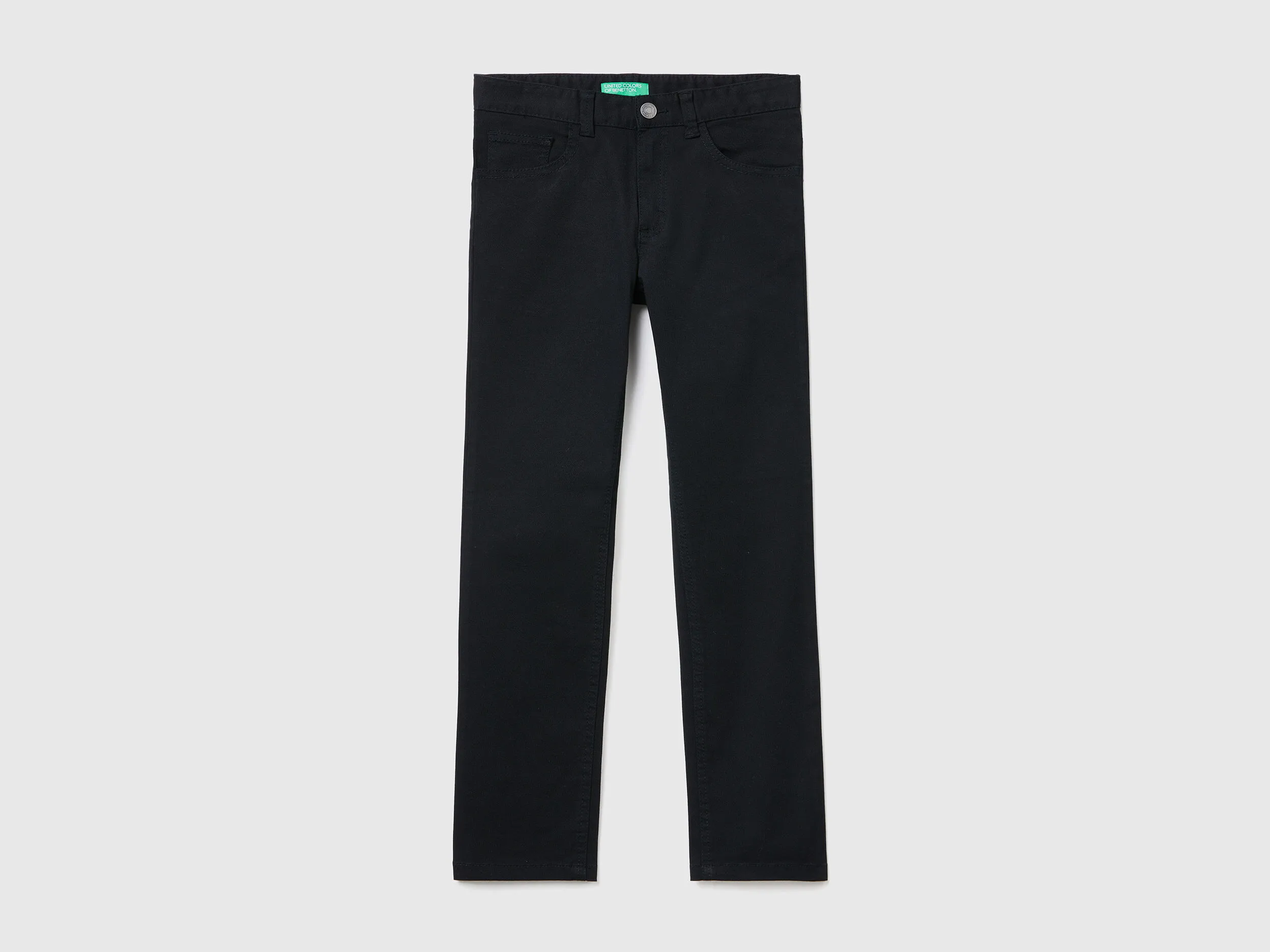 Pantalón ceñido con cinco bolsillos
