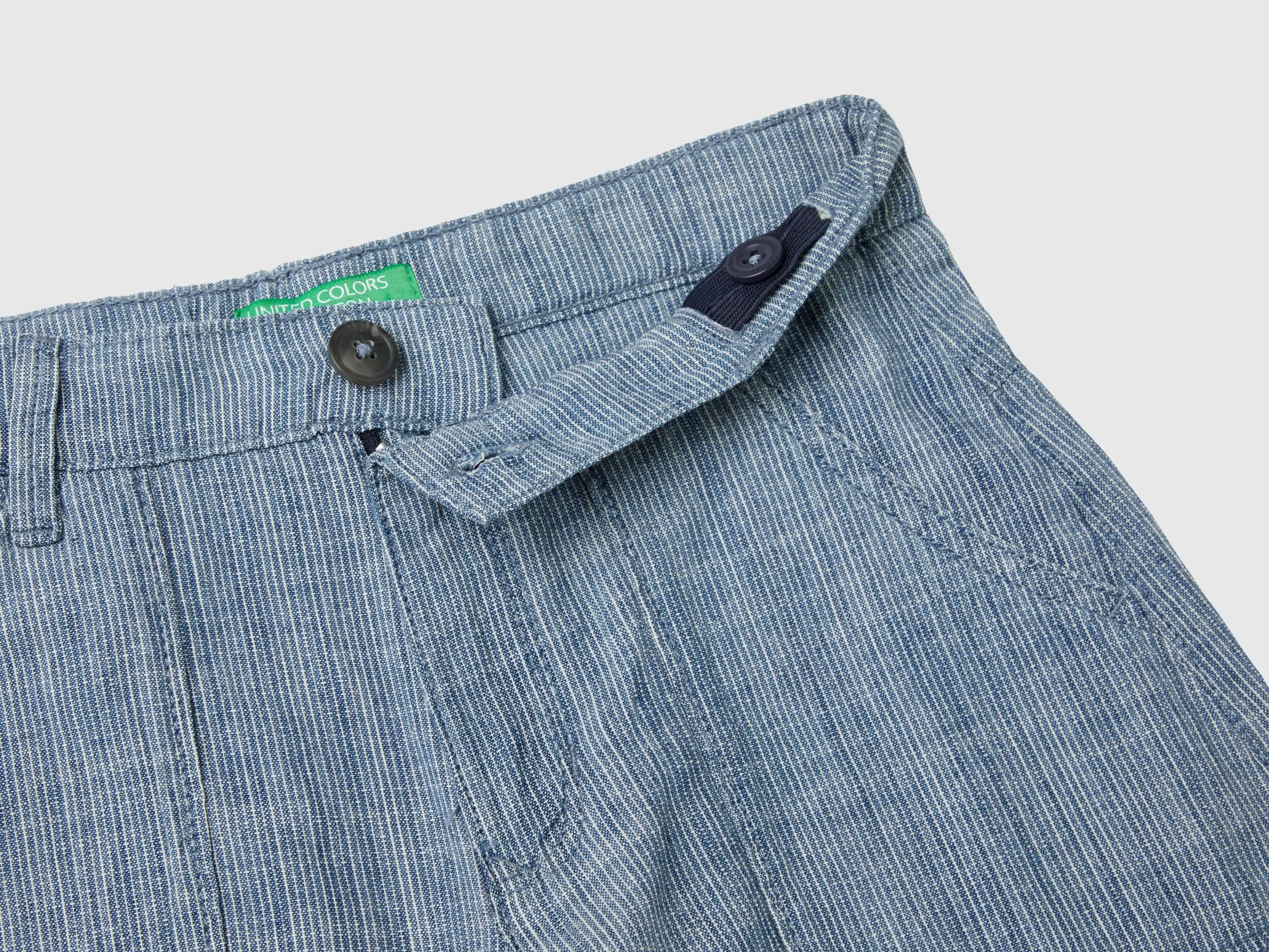 Pantalón corto de rayas de cambray