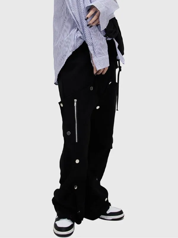 Pantalones cargo con detalle de botones