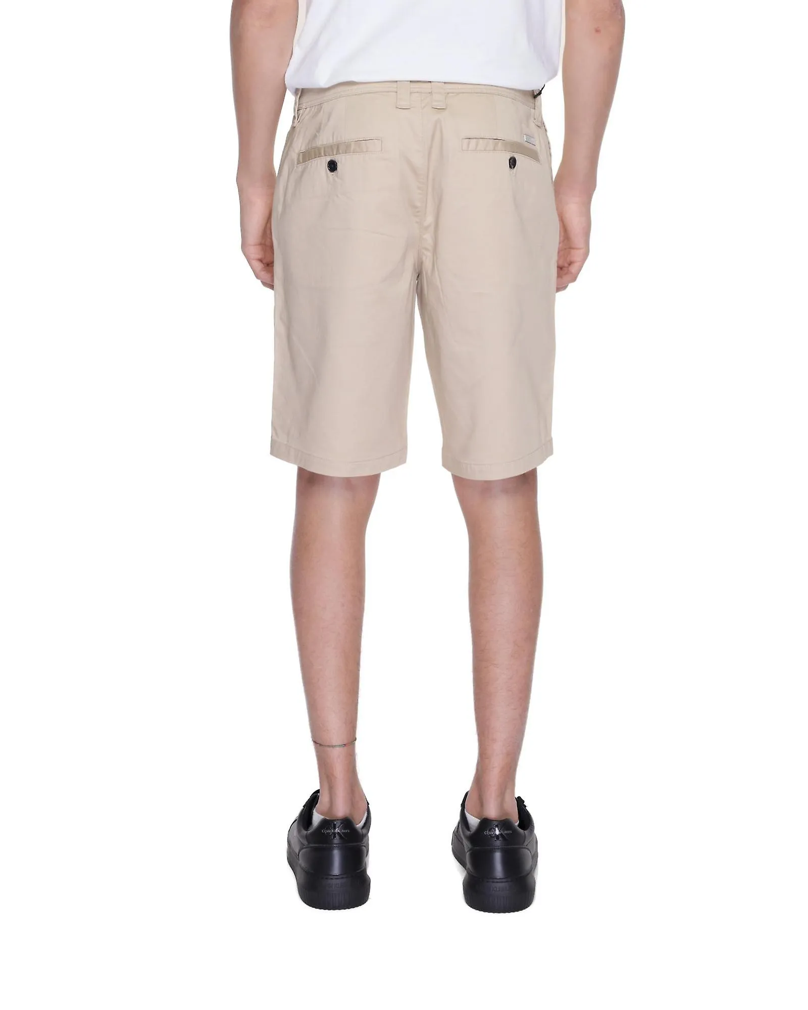 Pantalones cortos lisos Armani Exchange con cierre de cremallera y botones y bolsillos