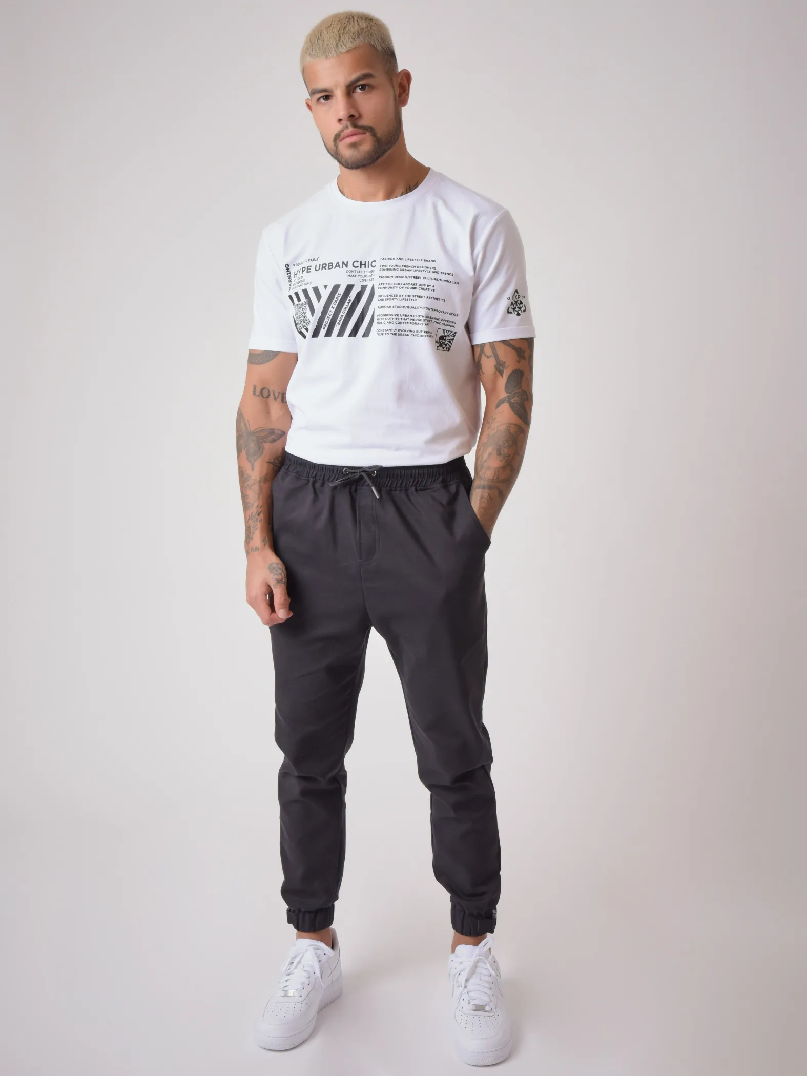 Pantalón de chándal con detalle de pinza 