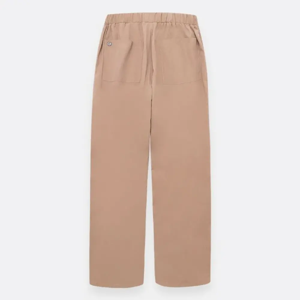 Pantalón silueta amplia con detalle