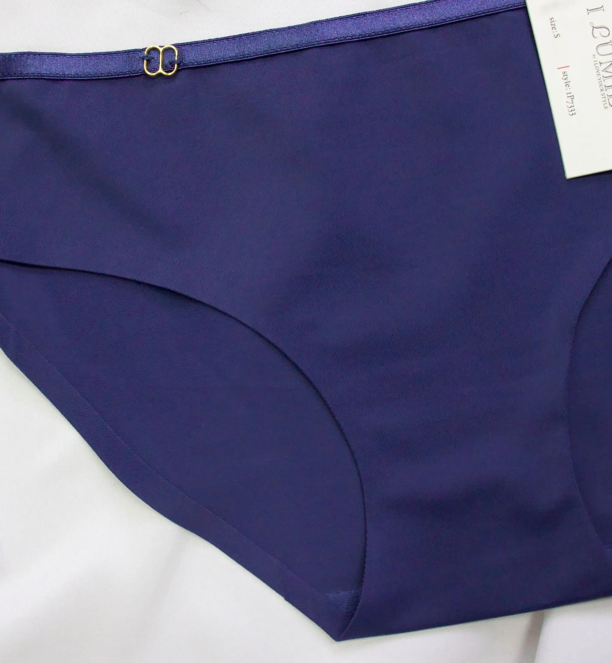 PANTY LISA CON DETALLE DORADO IP7333