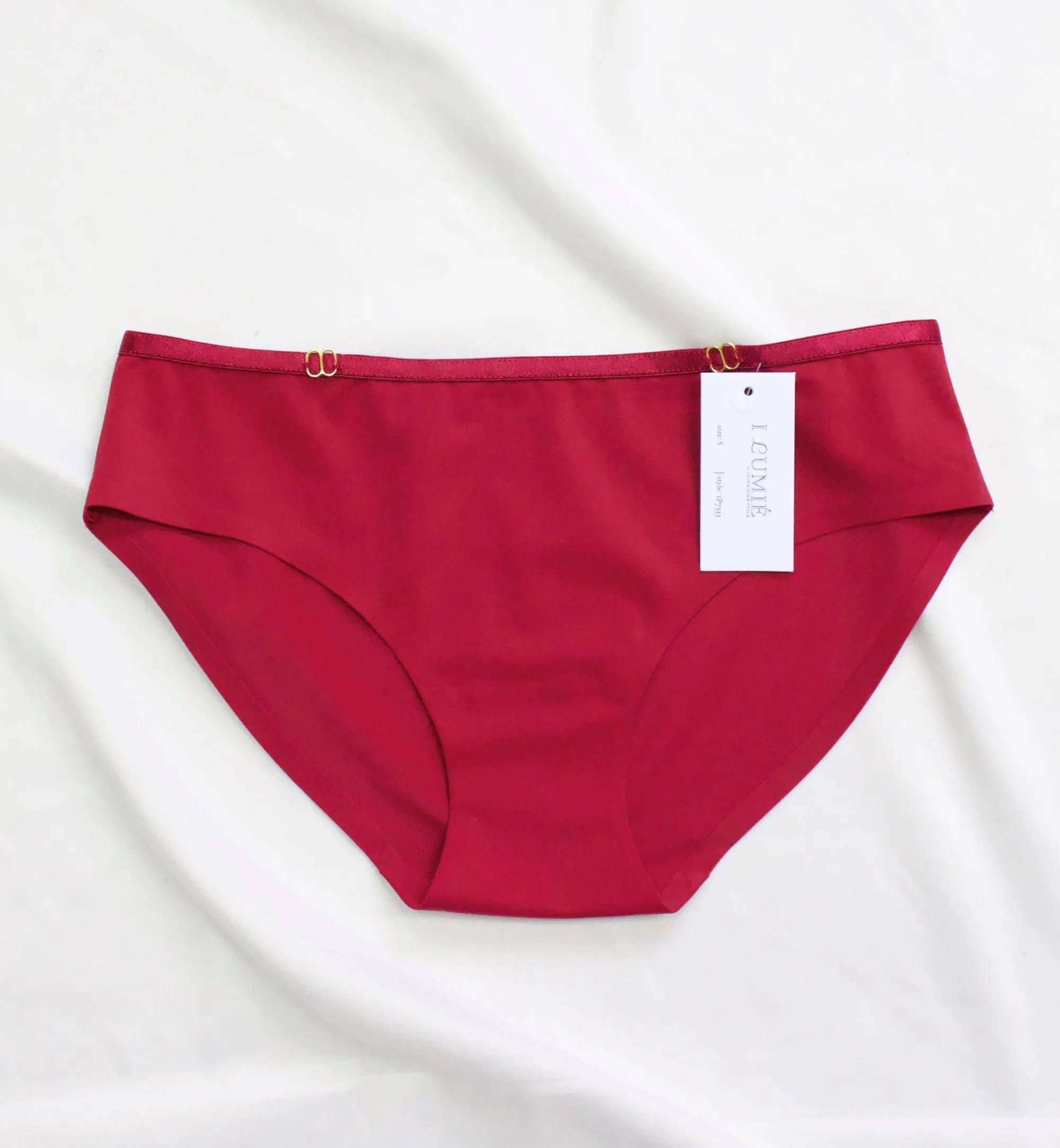 PANTY LISA CON DETALLE DORADO IP7333