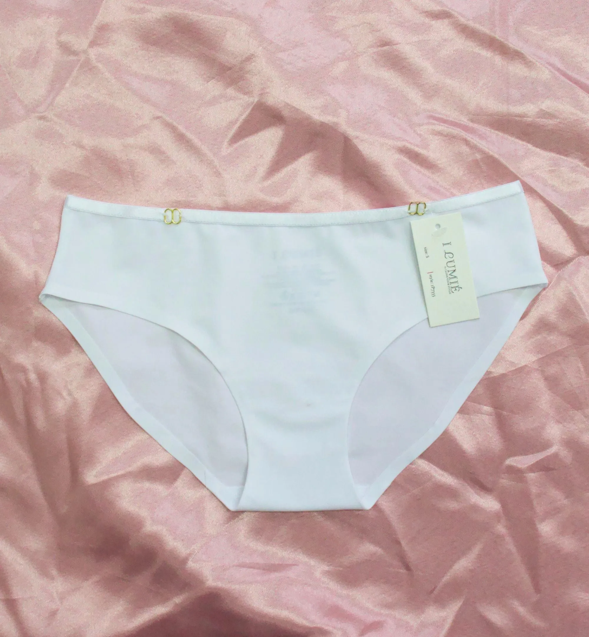 PANTY LISA CON DETALLE DORADO IP7333