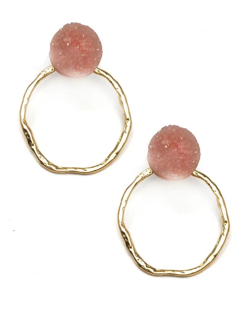 PENDIENTES DORADOS DE BISUTERIA CON DETALLE DE PIEDRA ROSA