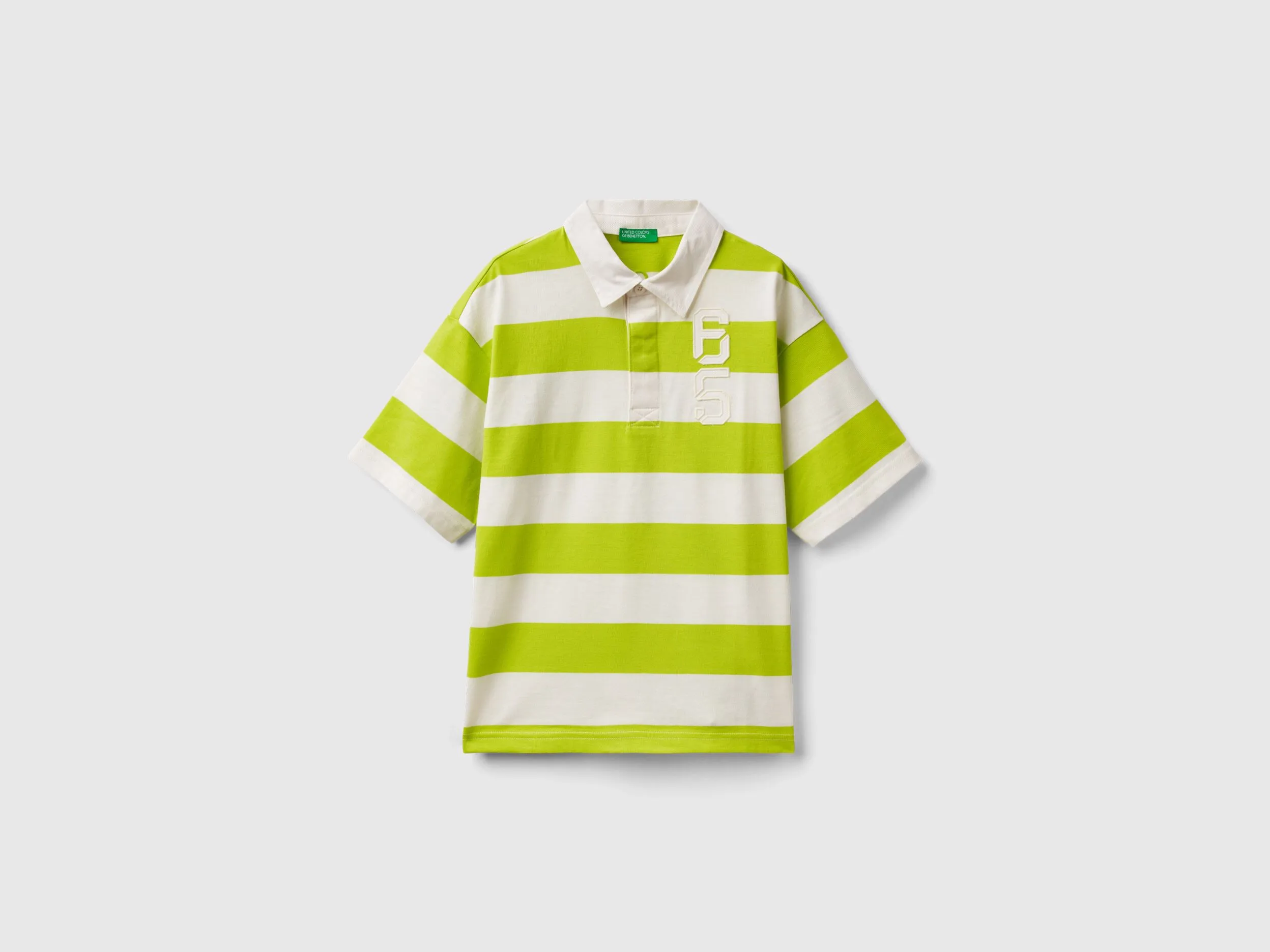 Polo de rugby con aplicación