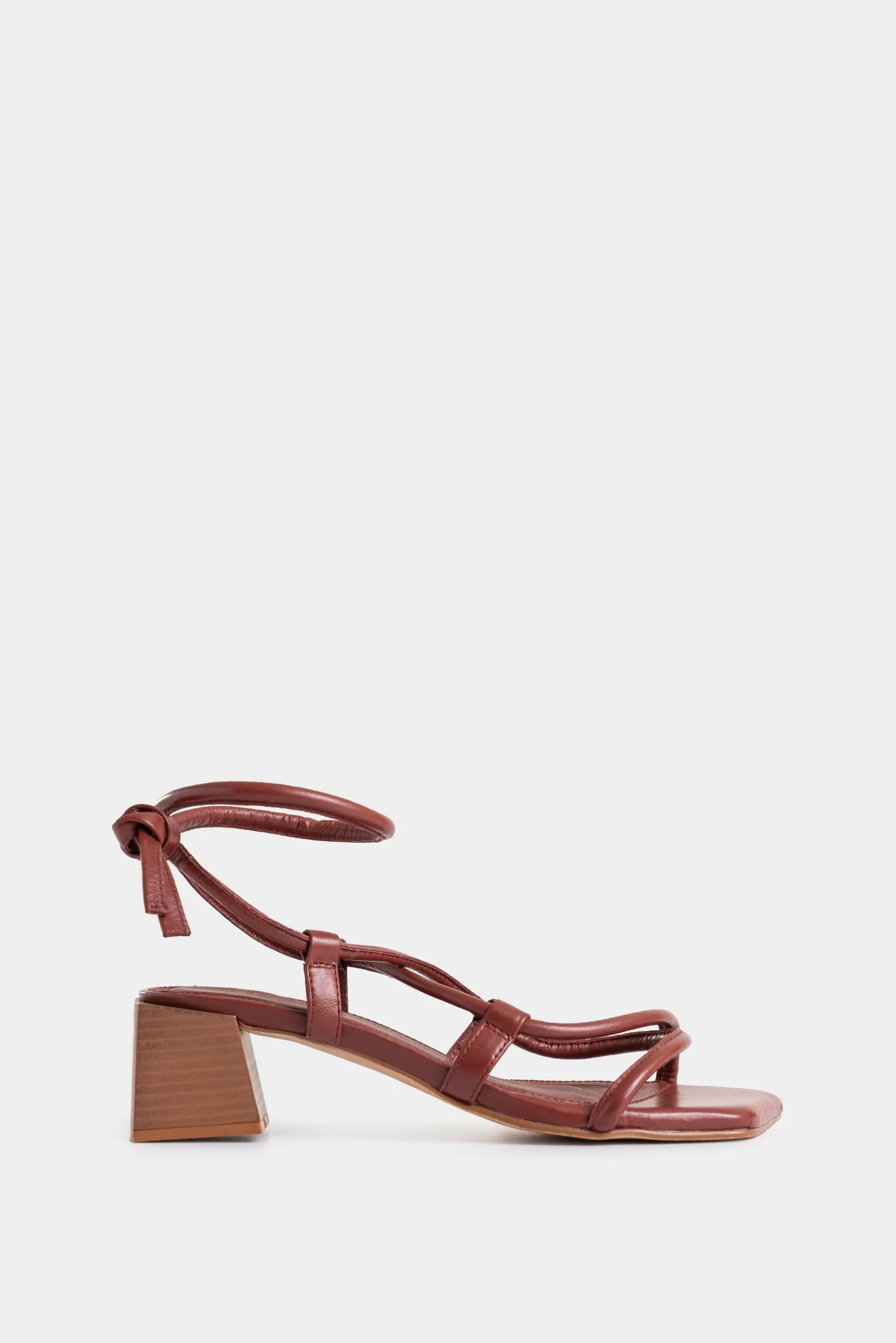 Sandalia tacón Calatea de cuero para mujer strap tubular