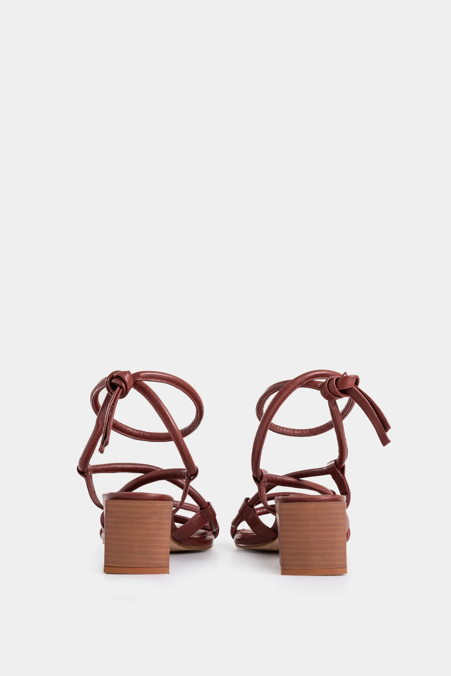 Sandalia tacón Calatea de cuero para mujer strap tubular