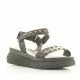 Sandalias plataformas Mjus de piel negras con tachuelas doradas y cierre de velcro