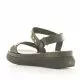 Sandalias plataformas Mjus de piel negras con tachuelas doradas y cierre de velcro