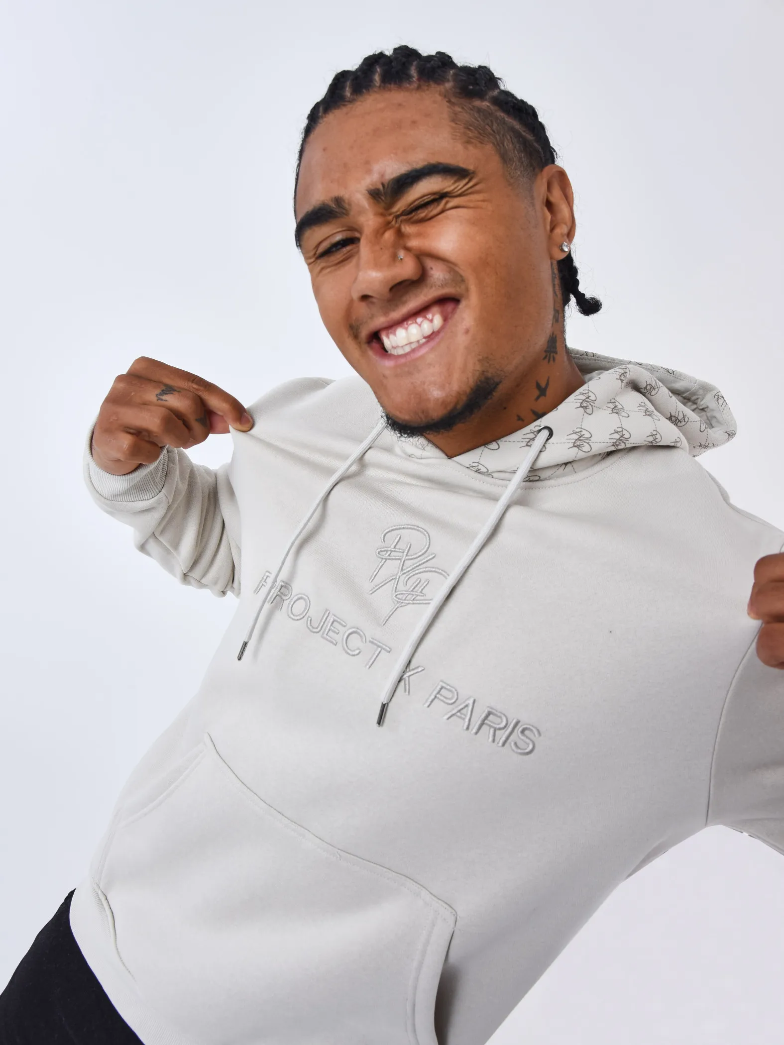 Sudadera con capucha y detalle de monograma