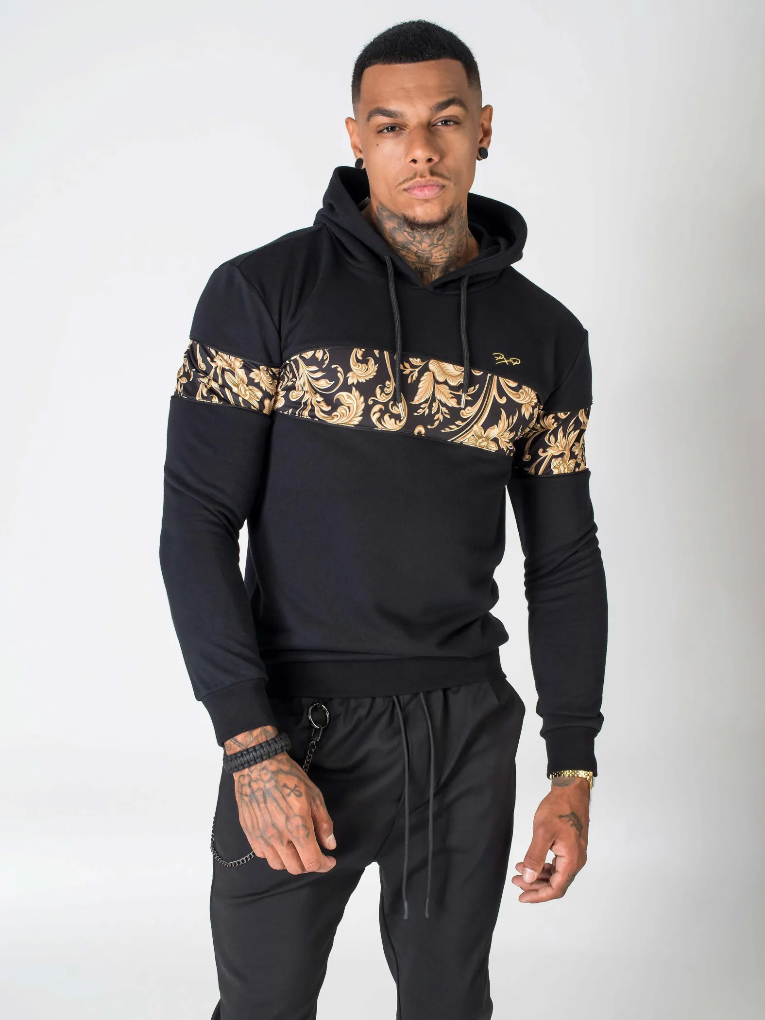 Sudadera con capucha y estampado barroco