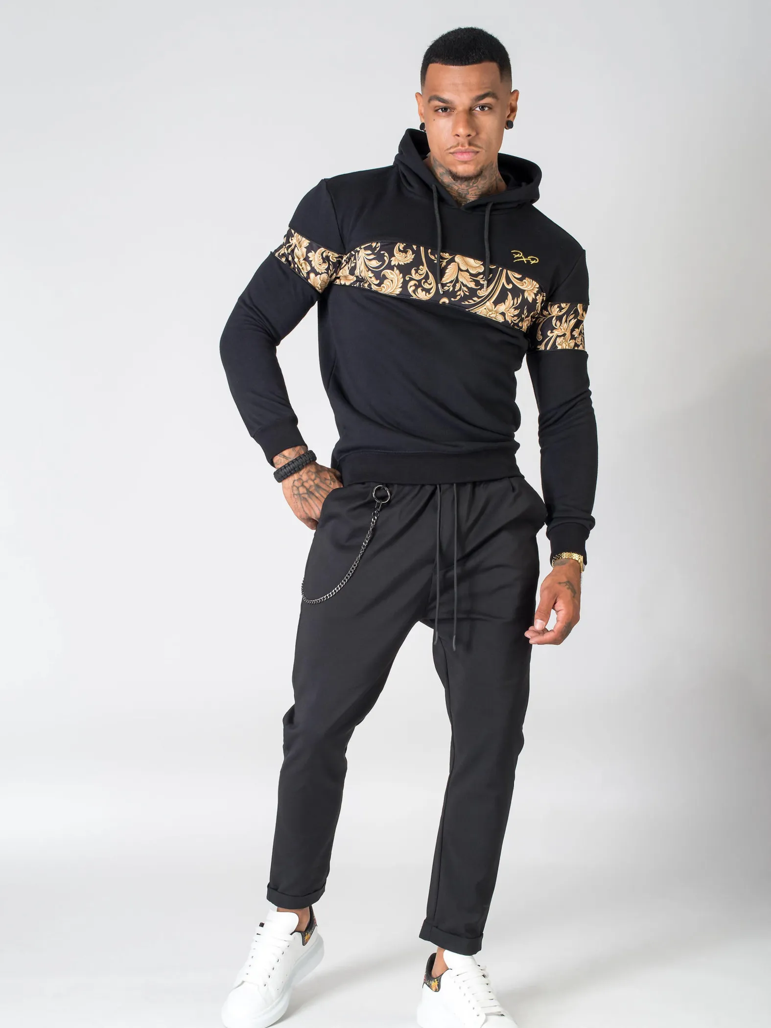 Sudadera con capucha y estampado barroco