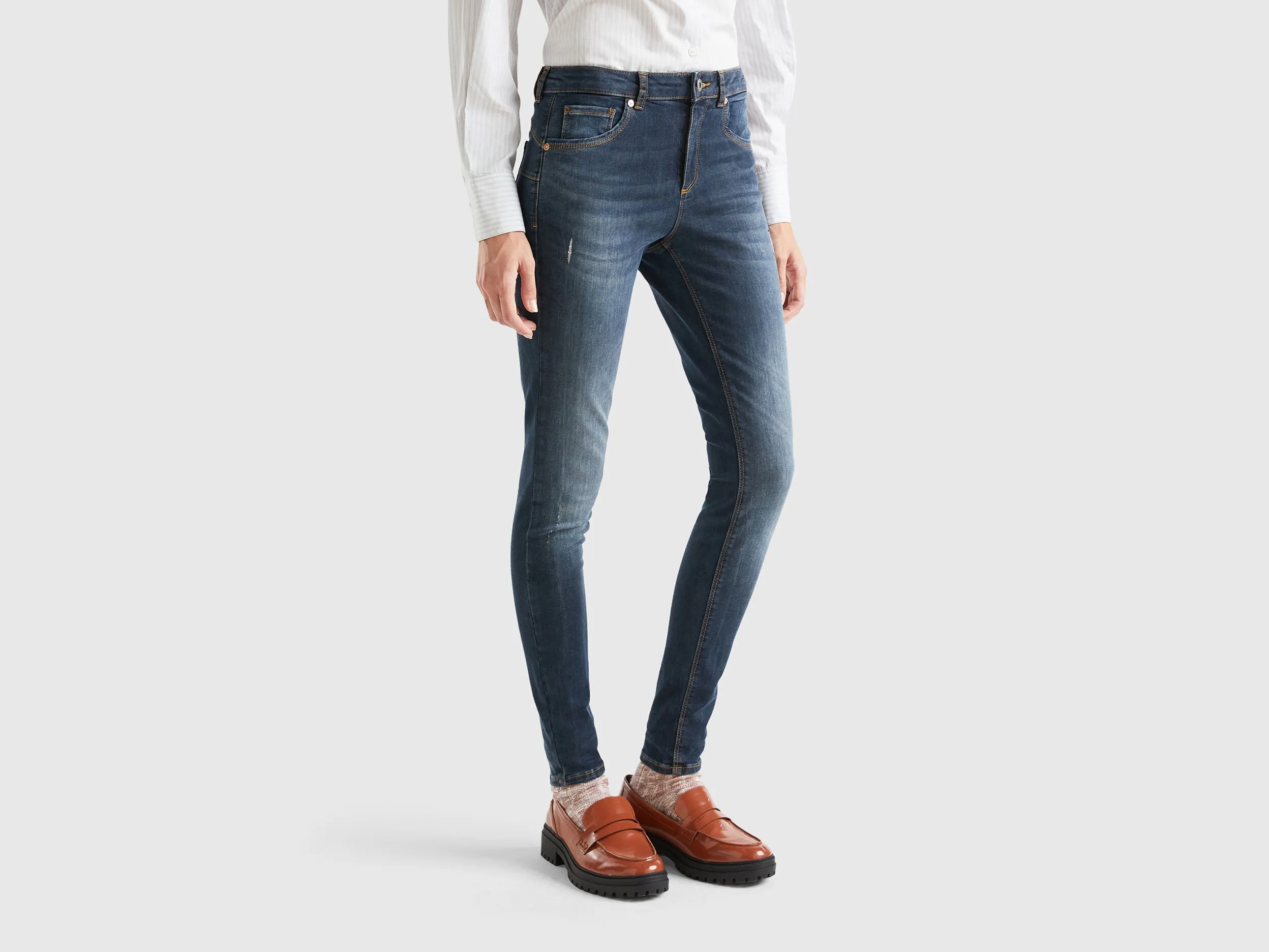 Vaqueros push-up de corte pitillo