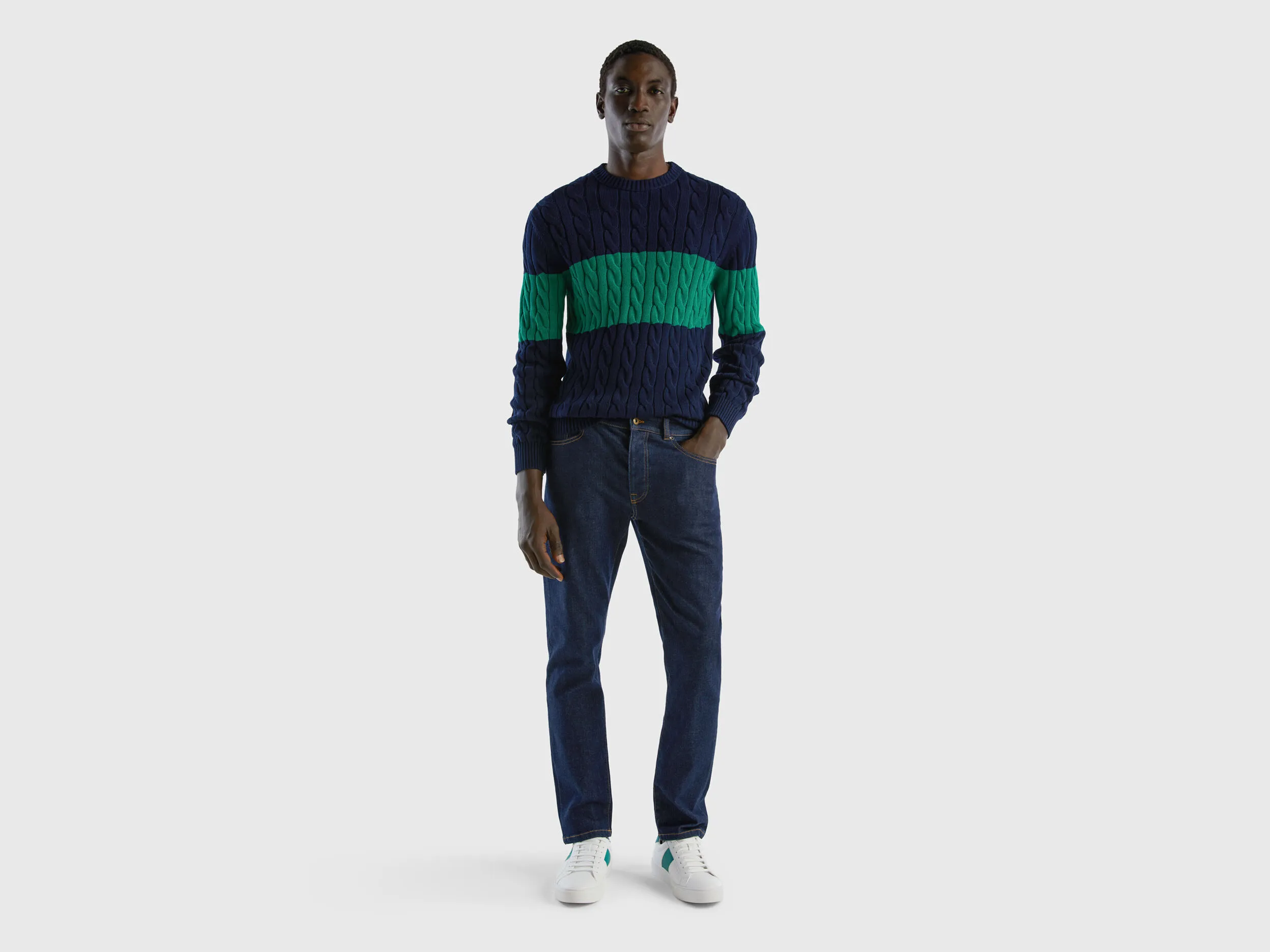 Vaqueros slim fit con cinco bolsillos