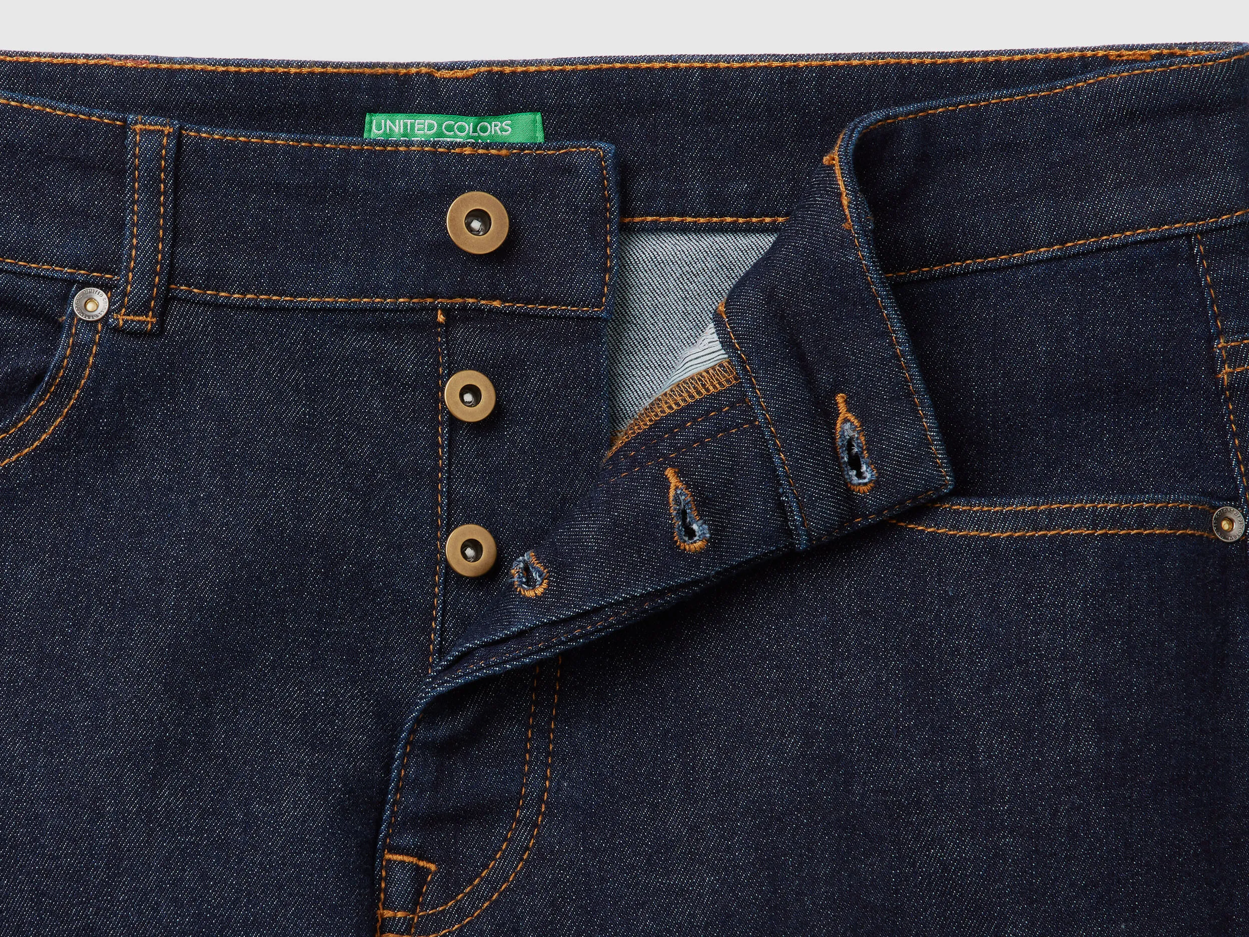 Vaqueros slim fit con cinco bolsillos