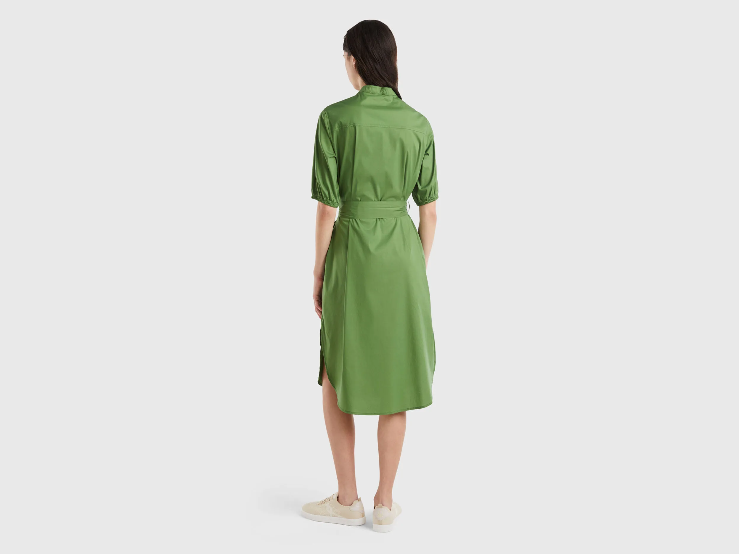 Vestido camisero midi con fajín