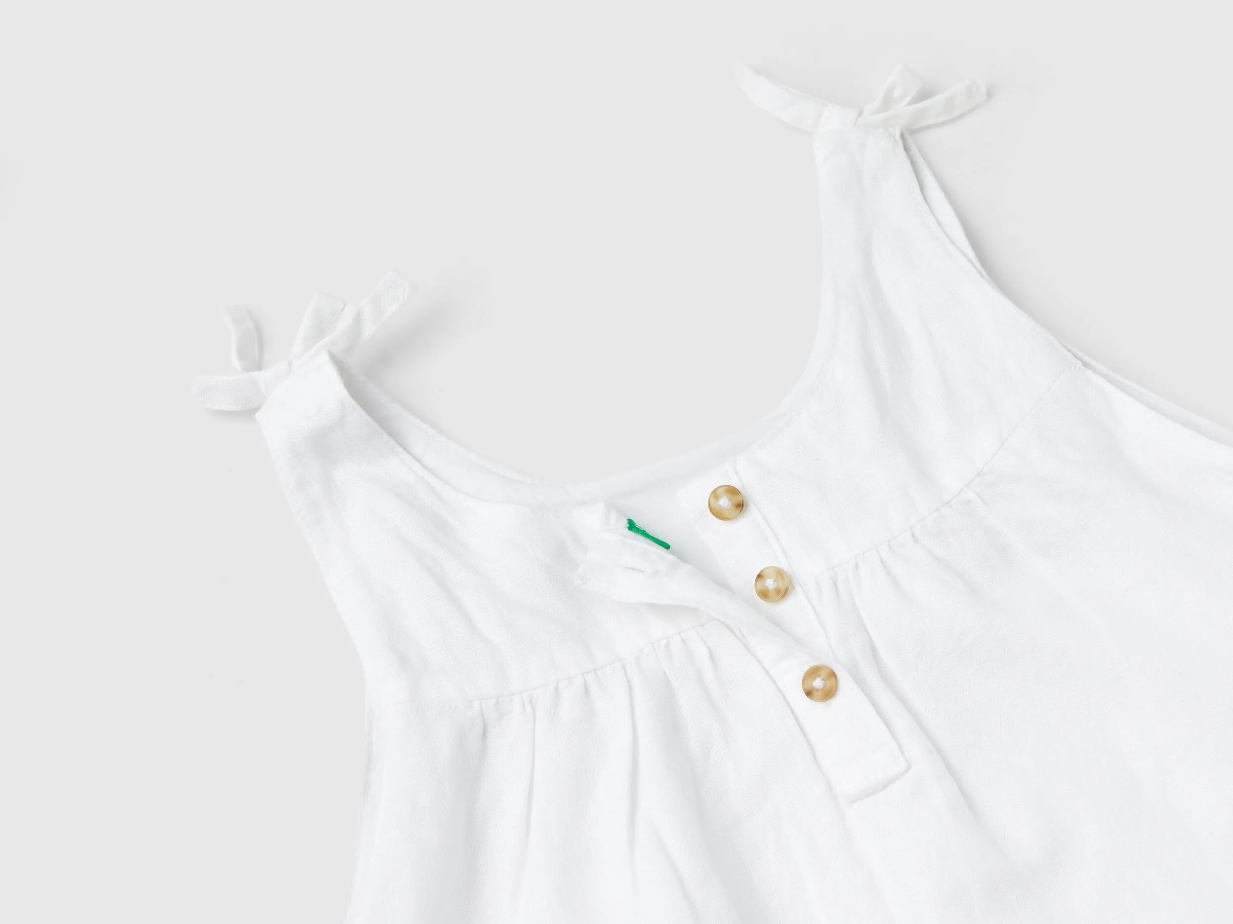 Vestido de lino mixto con volantes