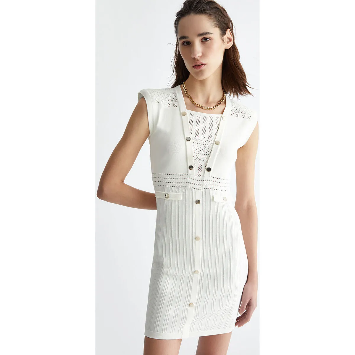 Vestido de punto con botones