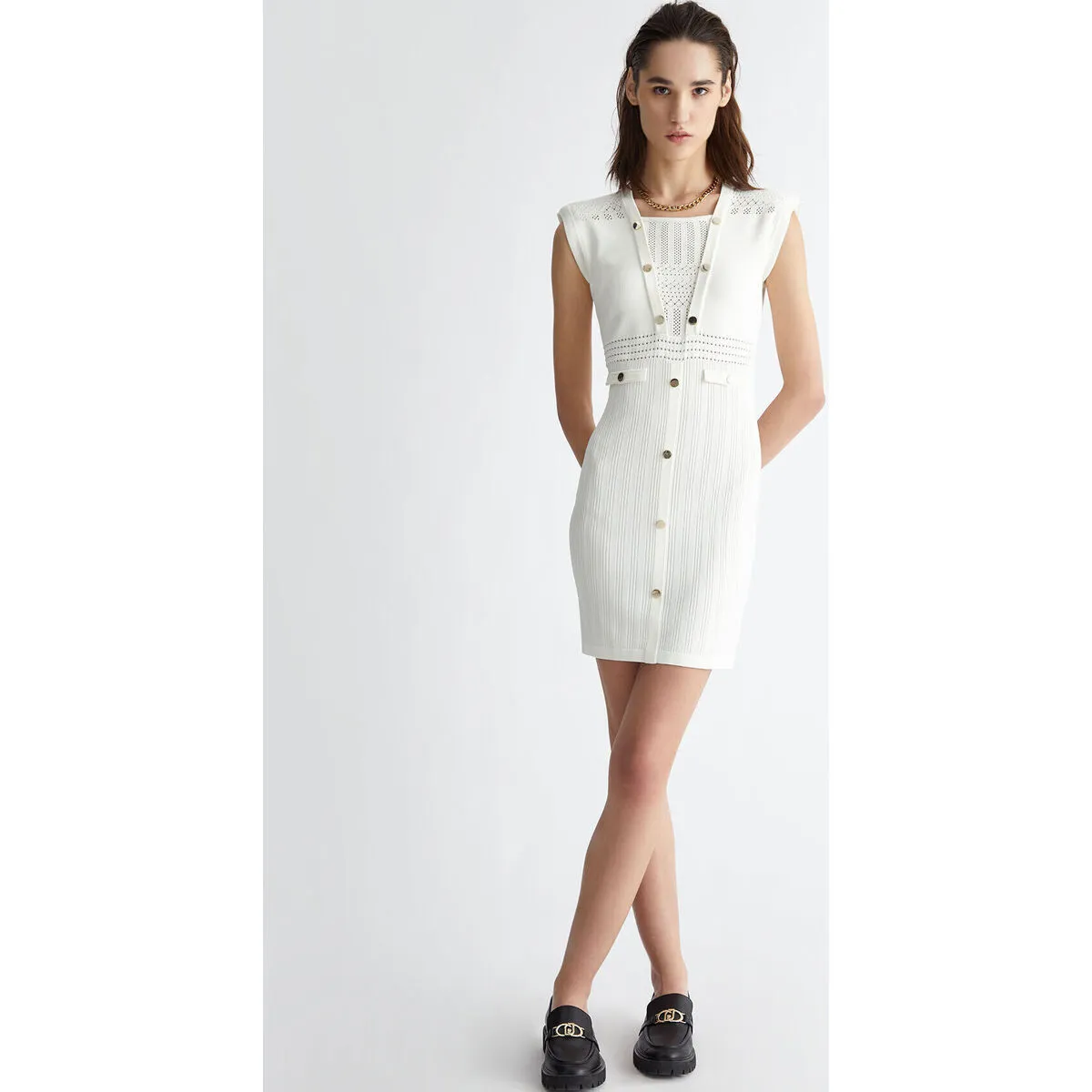 Vestido de punto con botones