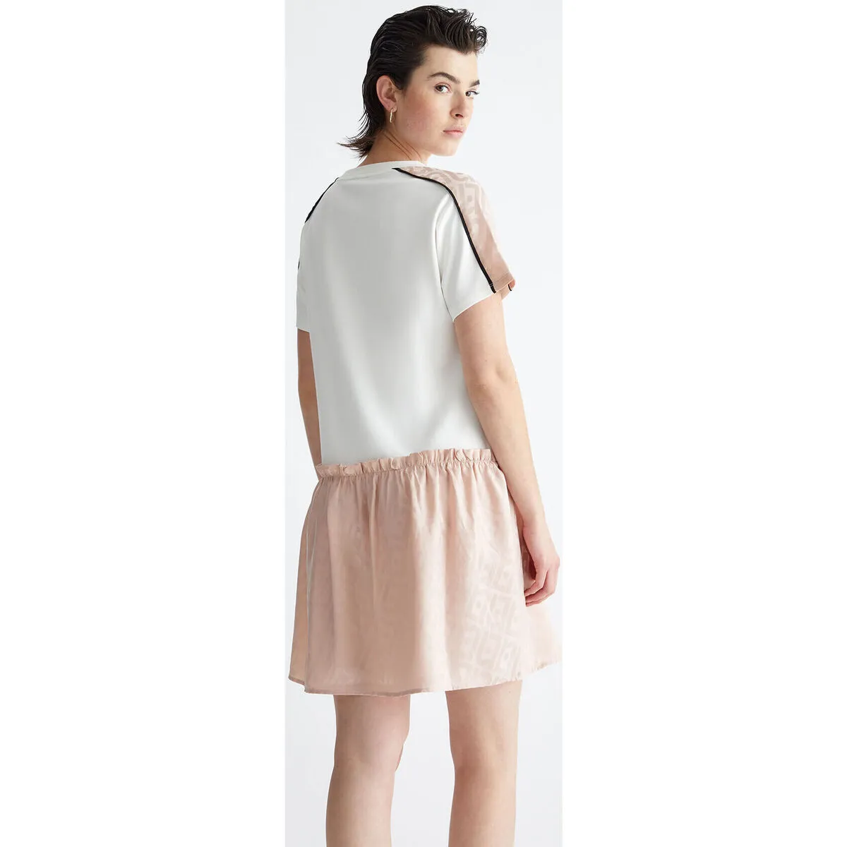 Vestido de punto con logotipo