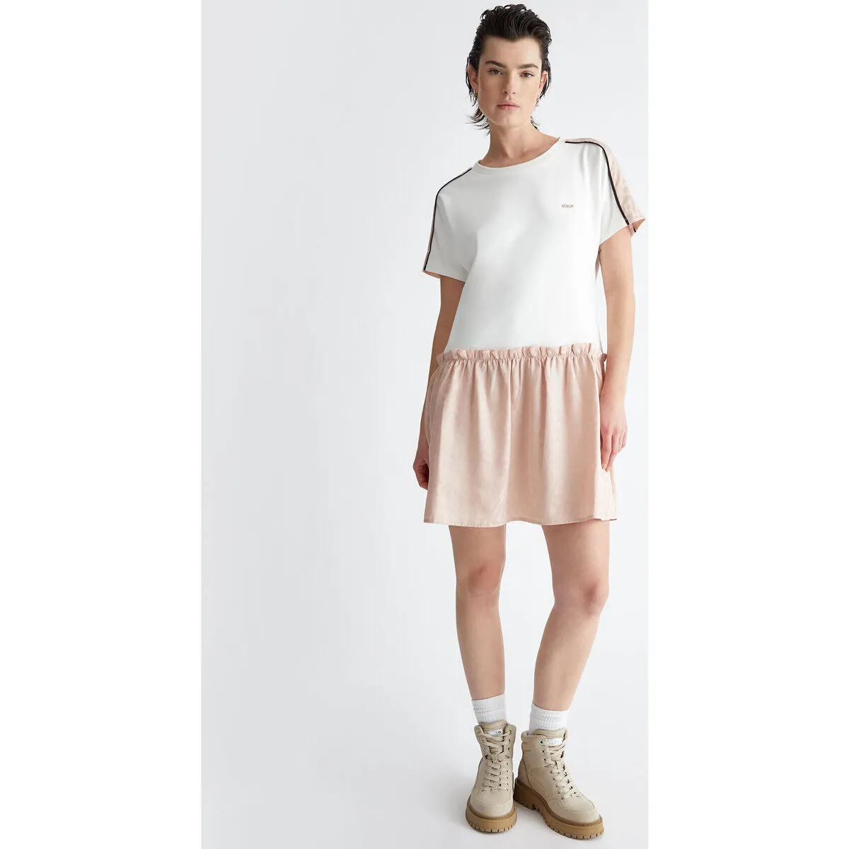 Vestido de punto con logotipo