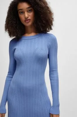 Vestido de punto de manga larga con estructura de canalé