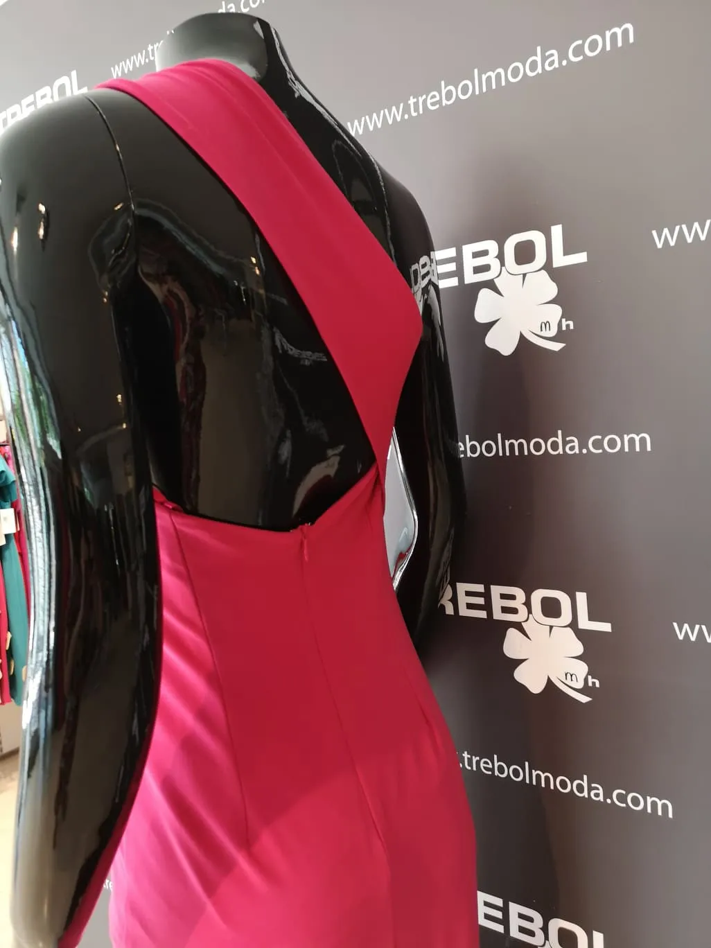 Vestido en punto de lycra ajustado a la silueta