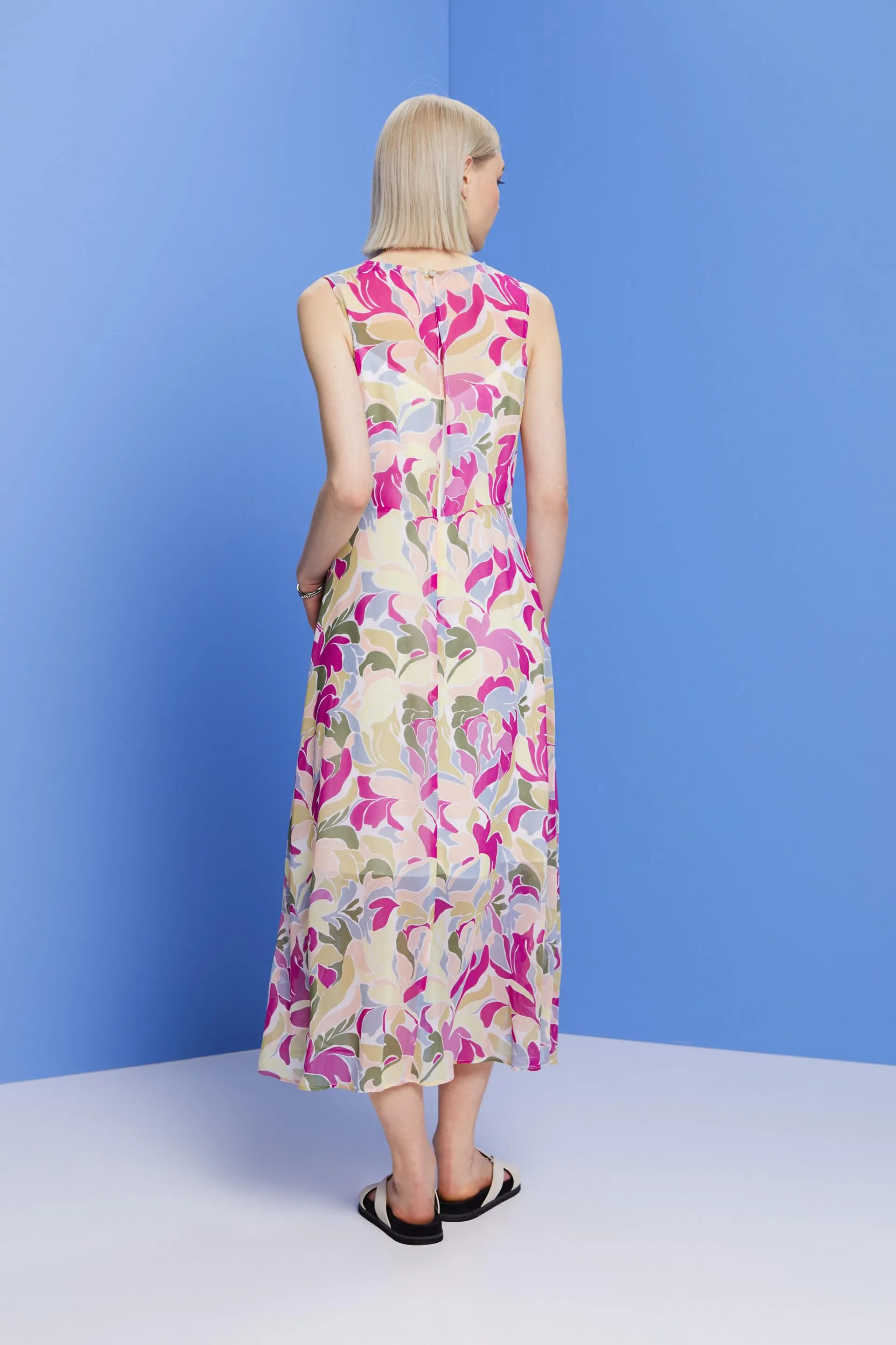 Vestido midi de gasa con detalle de nudo