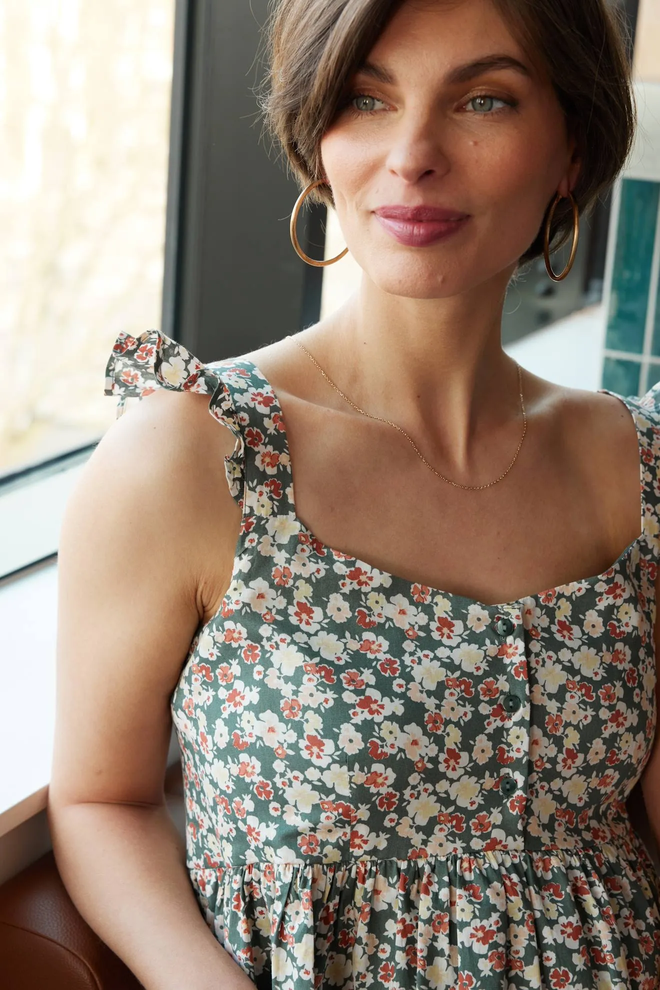 Vestido para embarazo de flores con tirantes con volantes ENVIE DE FRAISE