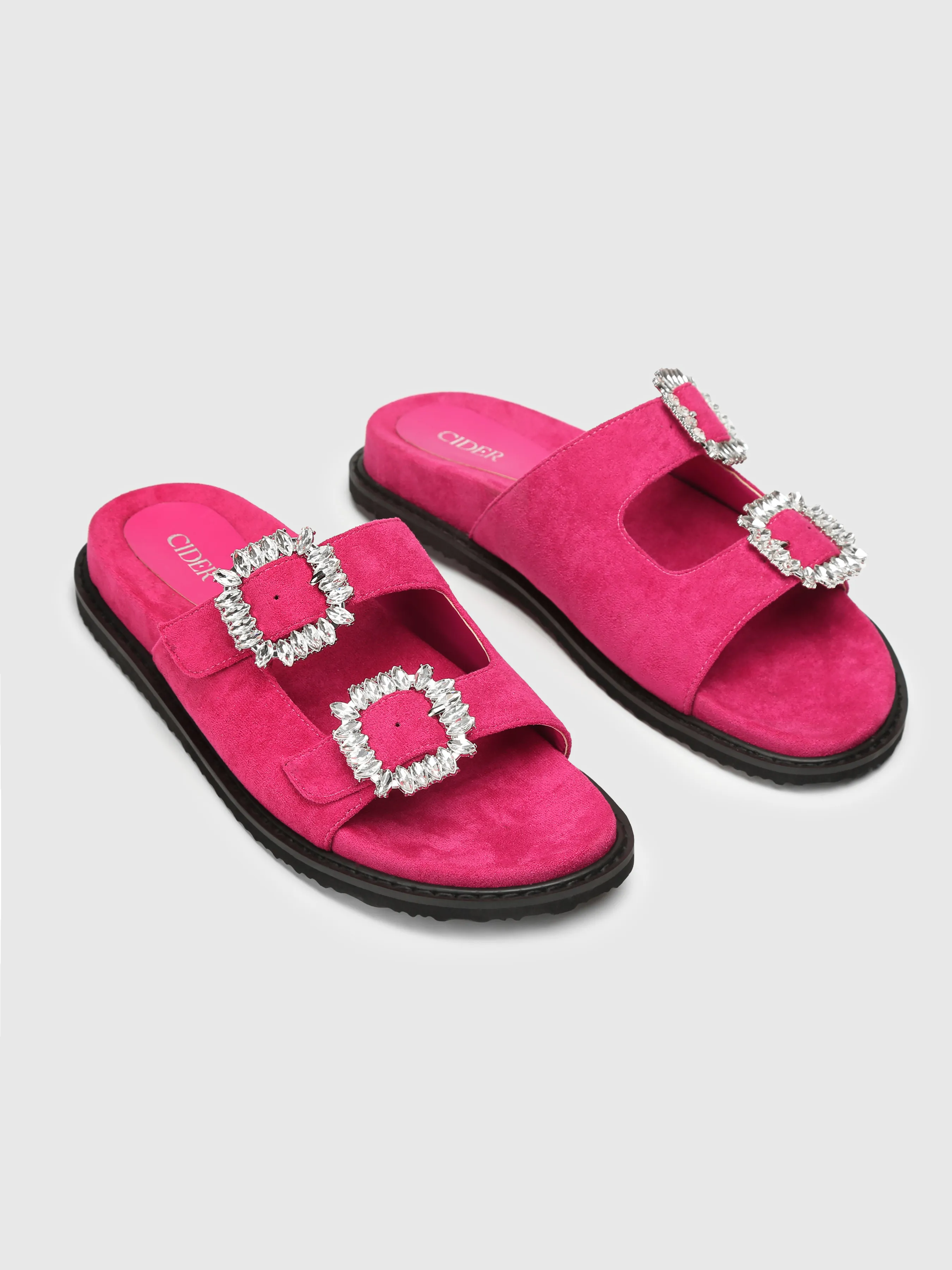Zapatillas con doble tira decoradas con diamantes de imitación