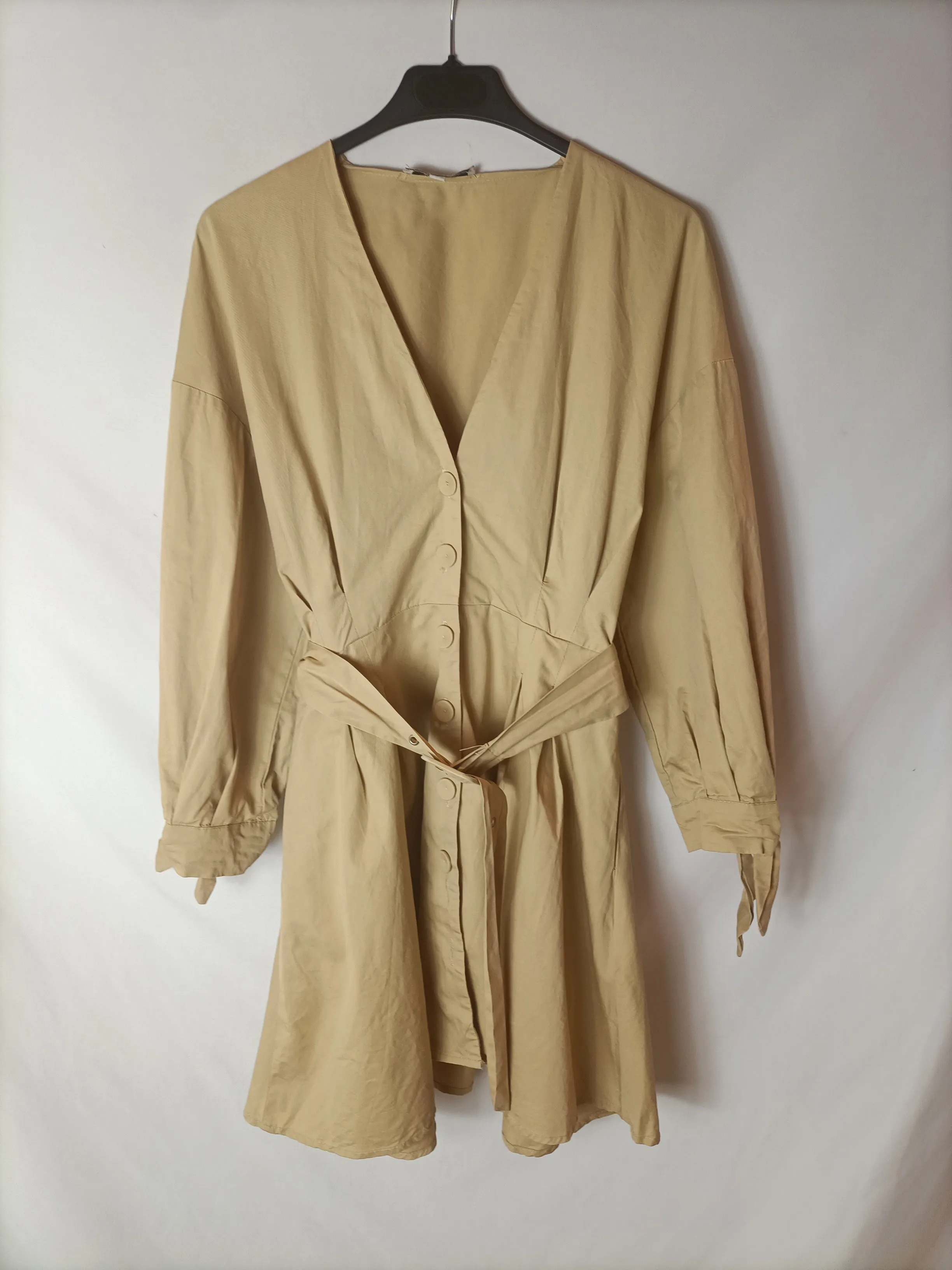 ZHDH. Vestido beige botones T.s
